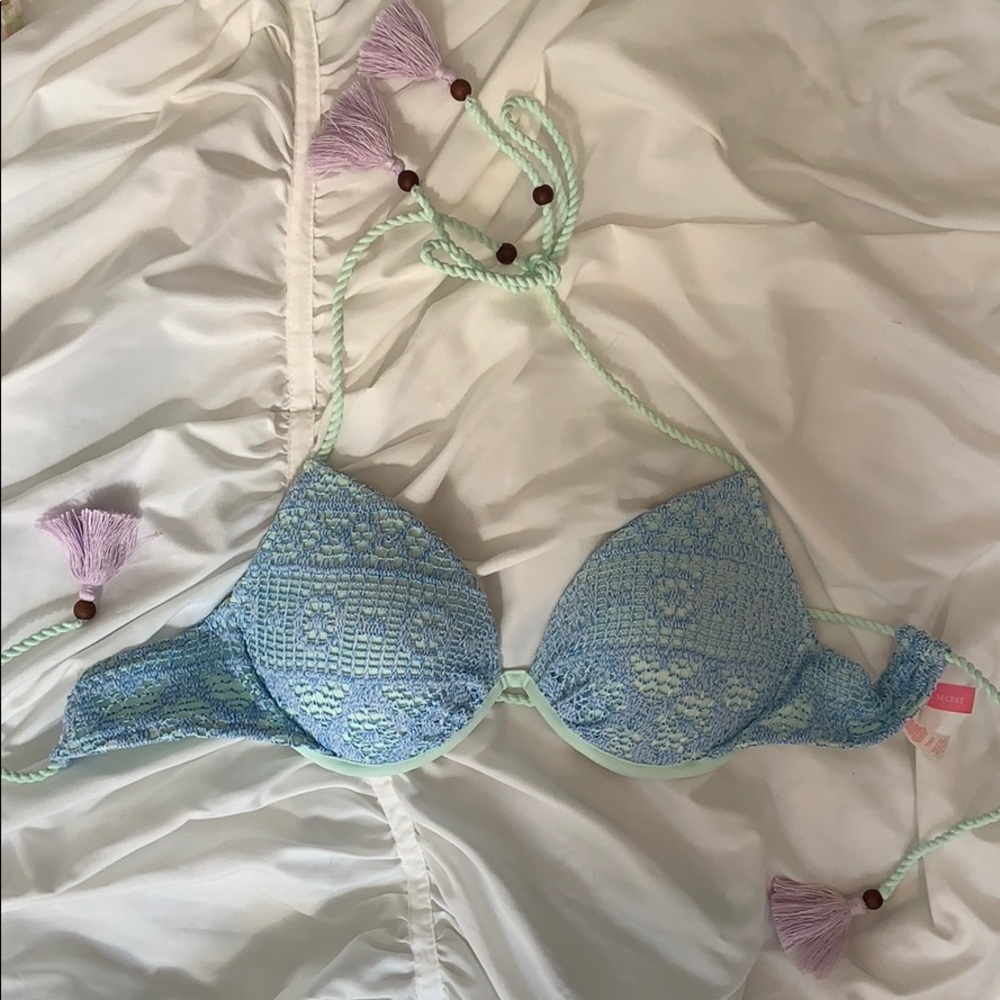 Victoria’s Secret bikini top